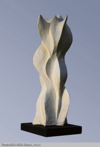 Sensualita della danza, 2010 Terracotta, cm 37,5